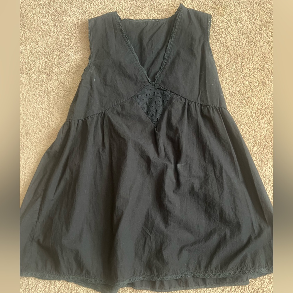 Black Sleeveless Dress